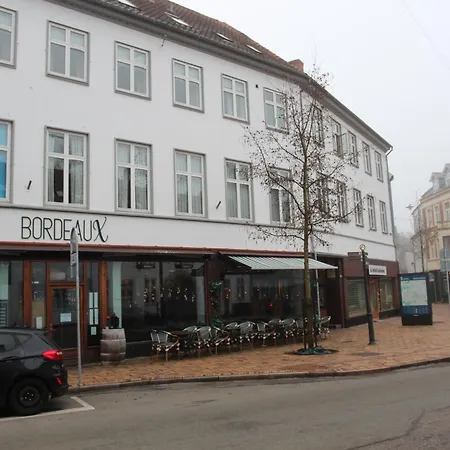 Apartment Visit Wonderful Center - 3 Bedroom *