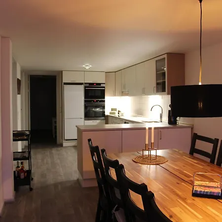 Visit Wonderful Center - 3 Bedroom Appartement Odense