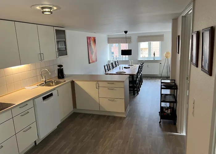 Visit Wonderful Center - 3 Bedroom